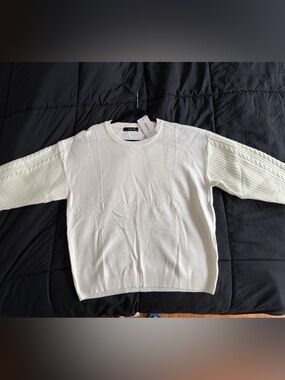 Crew Neck Cable Sleeve Sweater - White